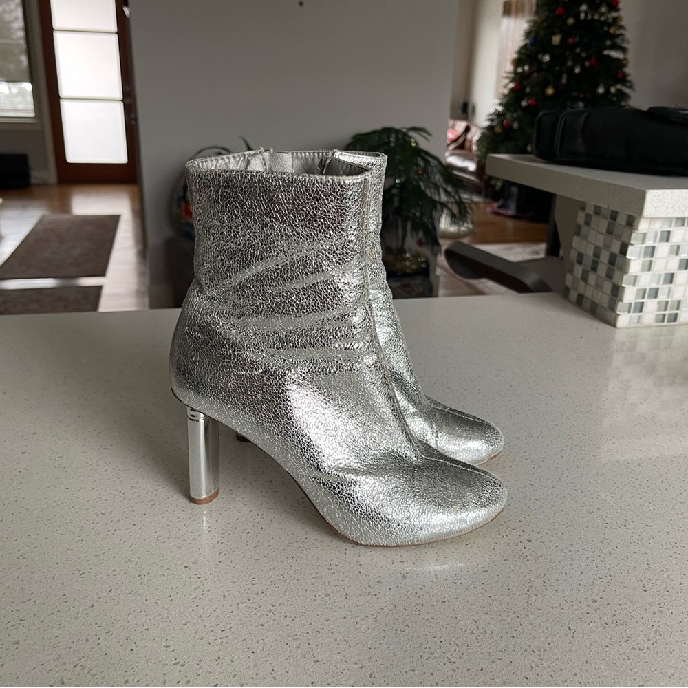 CAPE ROBBIN Metallic SILVER Athena SPACE
Ankle BOOTS 5.5